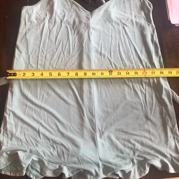 Ruffle bottom romper - Picture 8 of 10